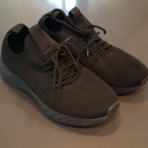 Black Stretchy Breathable Lightweight Sneakers
